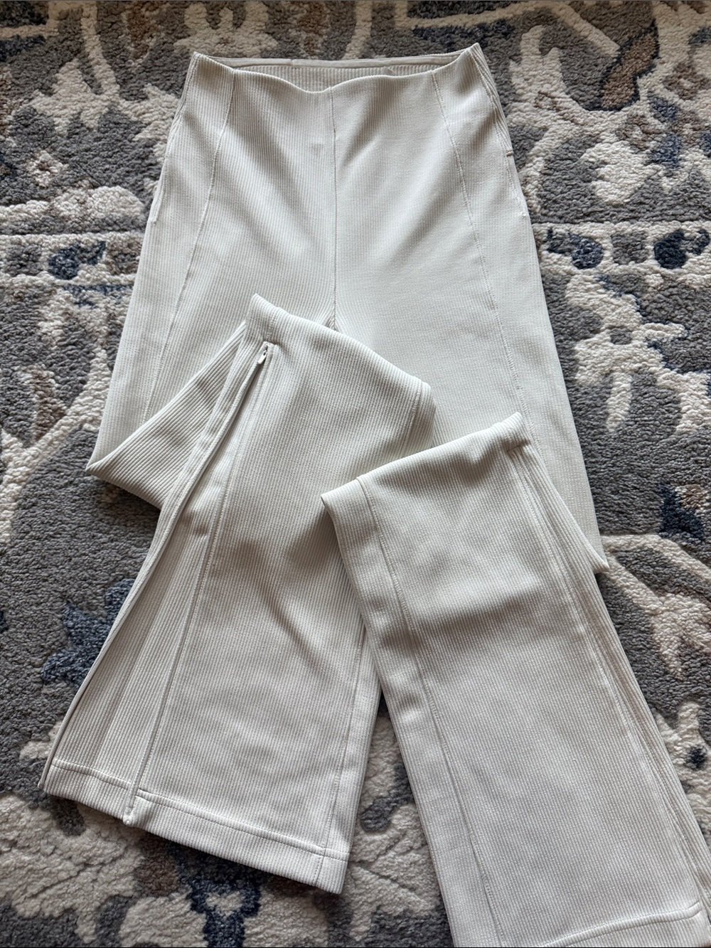 lululemon Ivory Wide-Leg high rise ribbed pants size 2